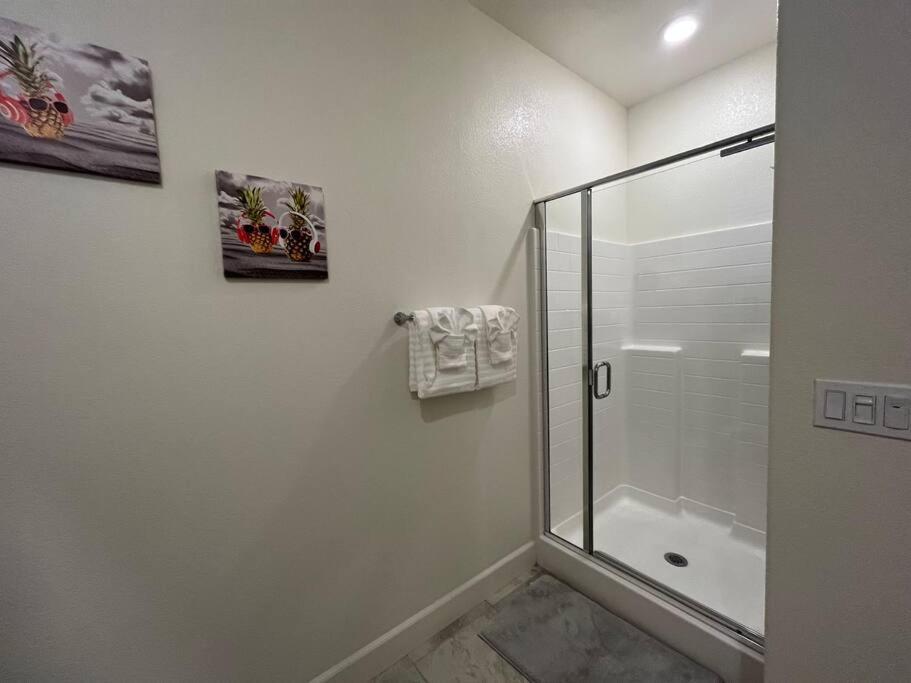 Brand-New, Beautiful & Stylish Home In Sacramento! Екстер'єр фото