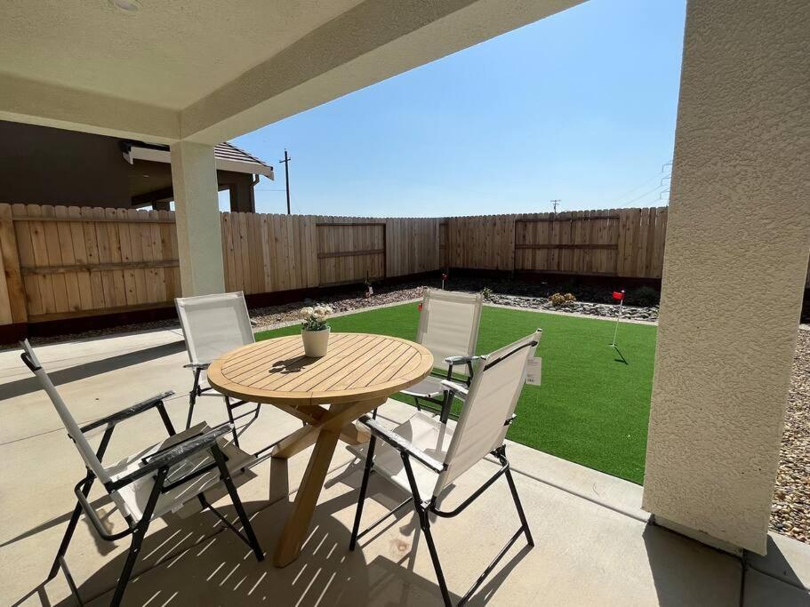 Brand-New, Beautiful & Stylish Home In Sacramento! Екстер'єр фото