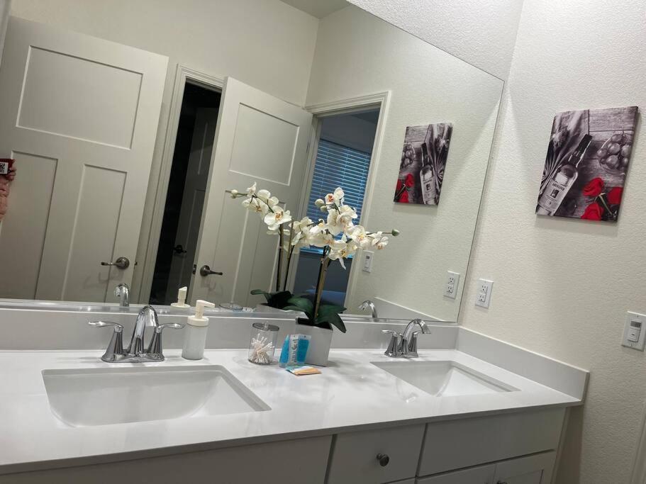 Brand-New, Beautiful & Stylish Home In Sacramento! Екстер'єр фото
