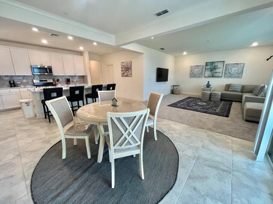 Brand-New, Beautiful & Stylish Home In Sacramento! Екстер'єр фото